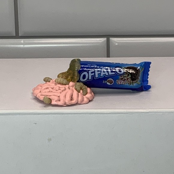 Other - ZURU 5 SURPRISE MEGA GROSS MINIS OFFAL-O OREO PARODY COOKIES FIGURE.